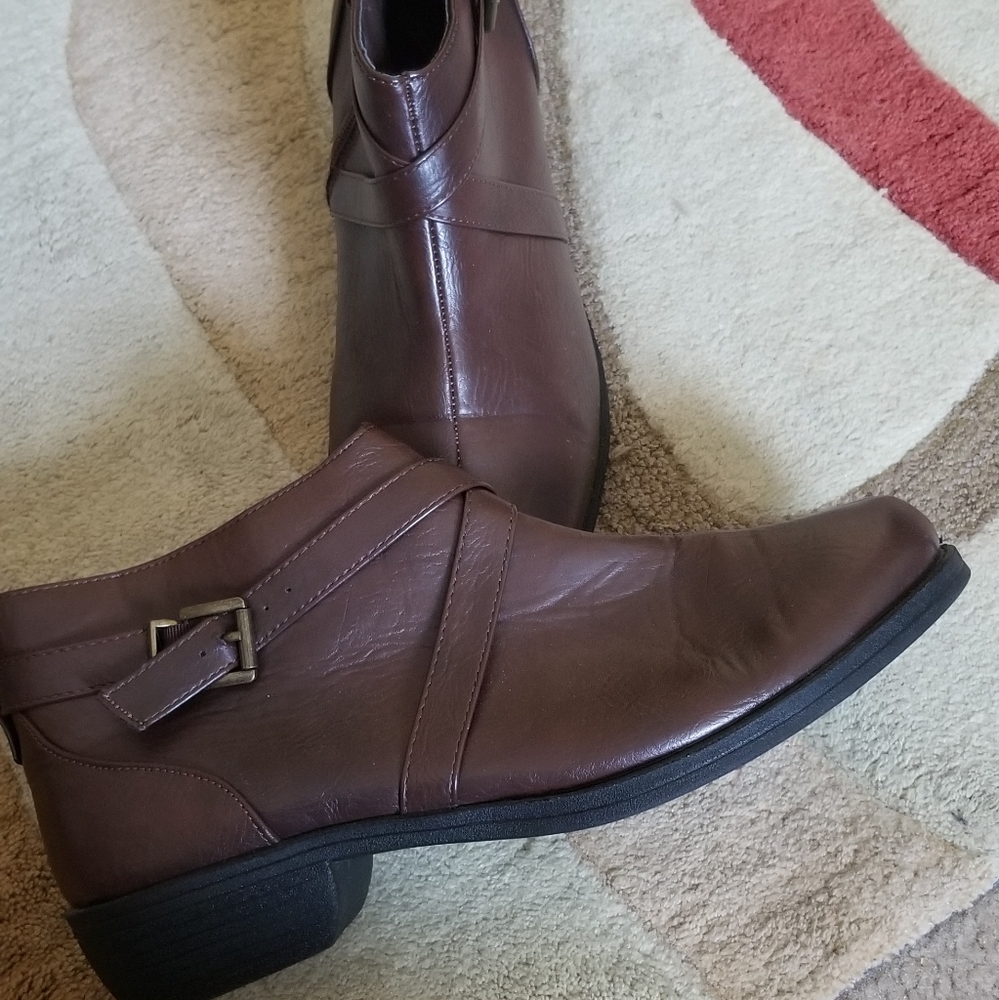 Easy Street Ankle boots size 12